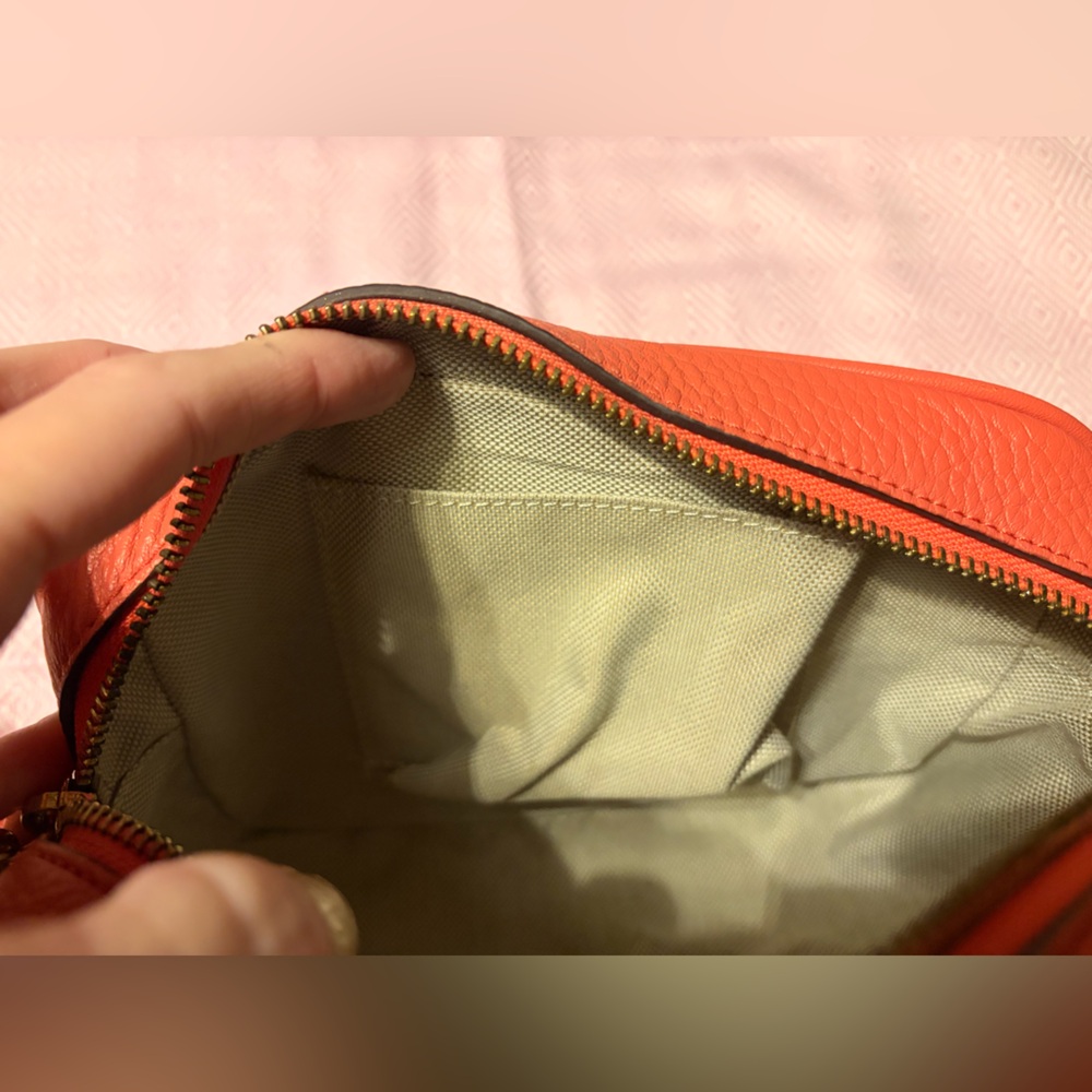 G Coral Leather Crossbody Bag - Picture 7 of 7